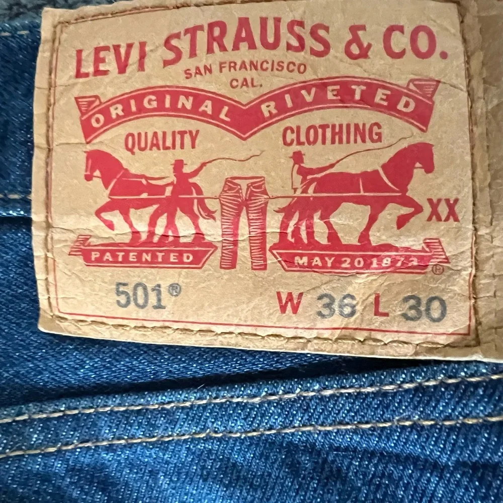 36x30 Levi’s 501 Dark Wash Denim Jeans - Picture 3 of 4